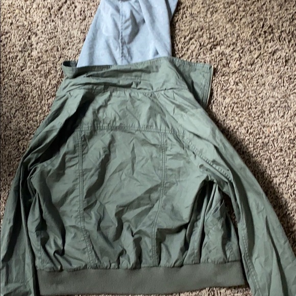 A jacket - Picture 2 of 3